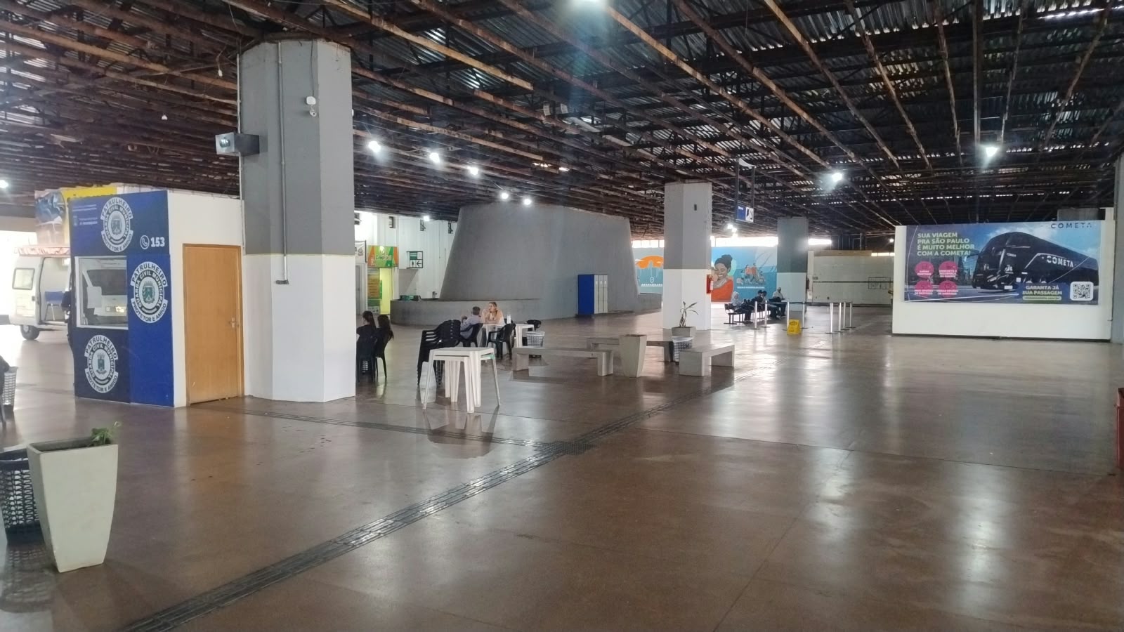 Após inúmeras reclamações, Prefeitura reforça limpeza e serviços na rodoviária