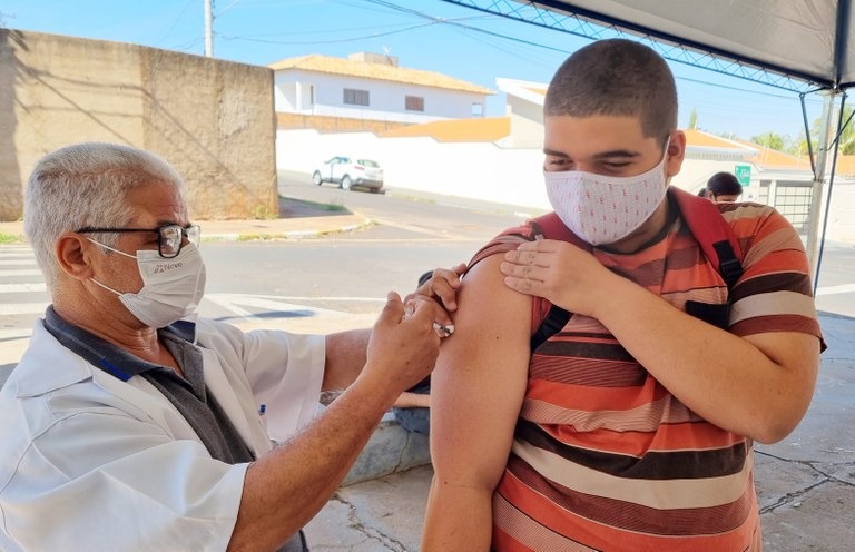 Saiba onde se imunizar contra a Covid-19 nesta segunda-feira (14) em Araraquara