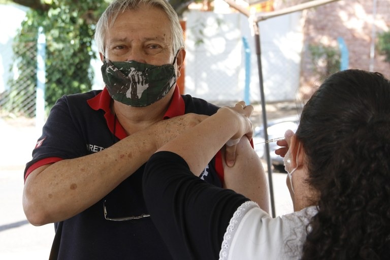 Veja quem pode e onde se imunizar contra a Covid  e Gripe em Araraquara nesta semana; Confira o cronograma
