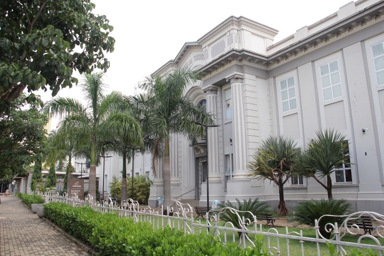 Após fim de interdição, conselho administrativo da Santa Casa de Araraquara reúne políticos e especialistas