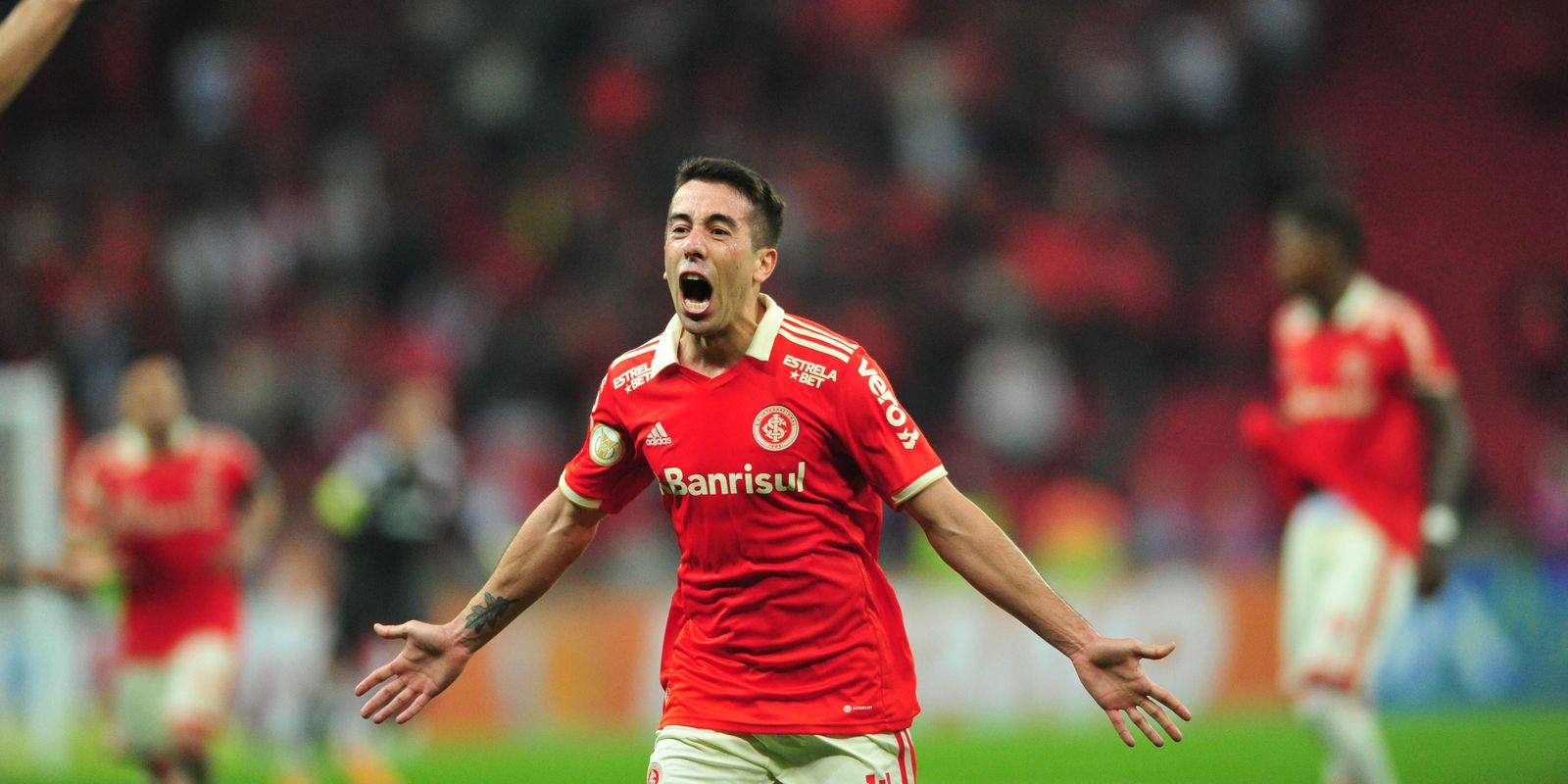 Internacional atropela o Fluminense por 3 a 0 no Beira Rio