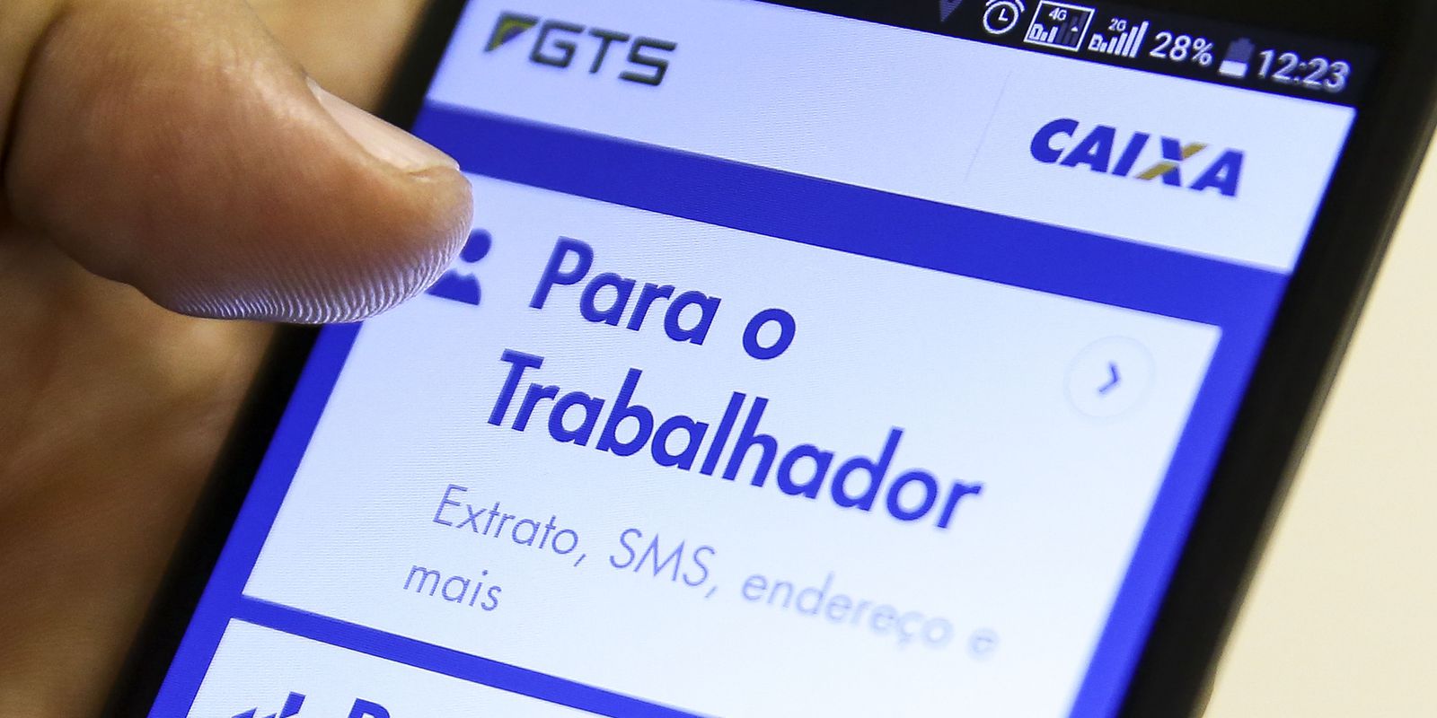 Como aposentado que trabalha pode sacar FGTS?