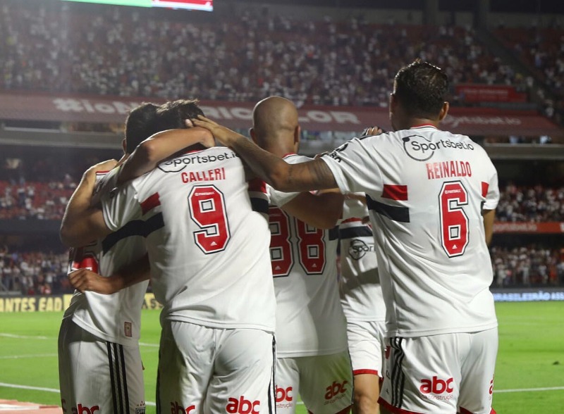 São Paulo vence o Atlético-GO com gols de Calleri e Luan