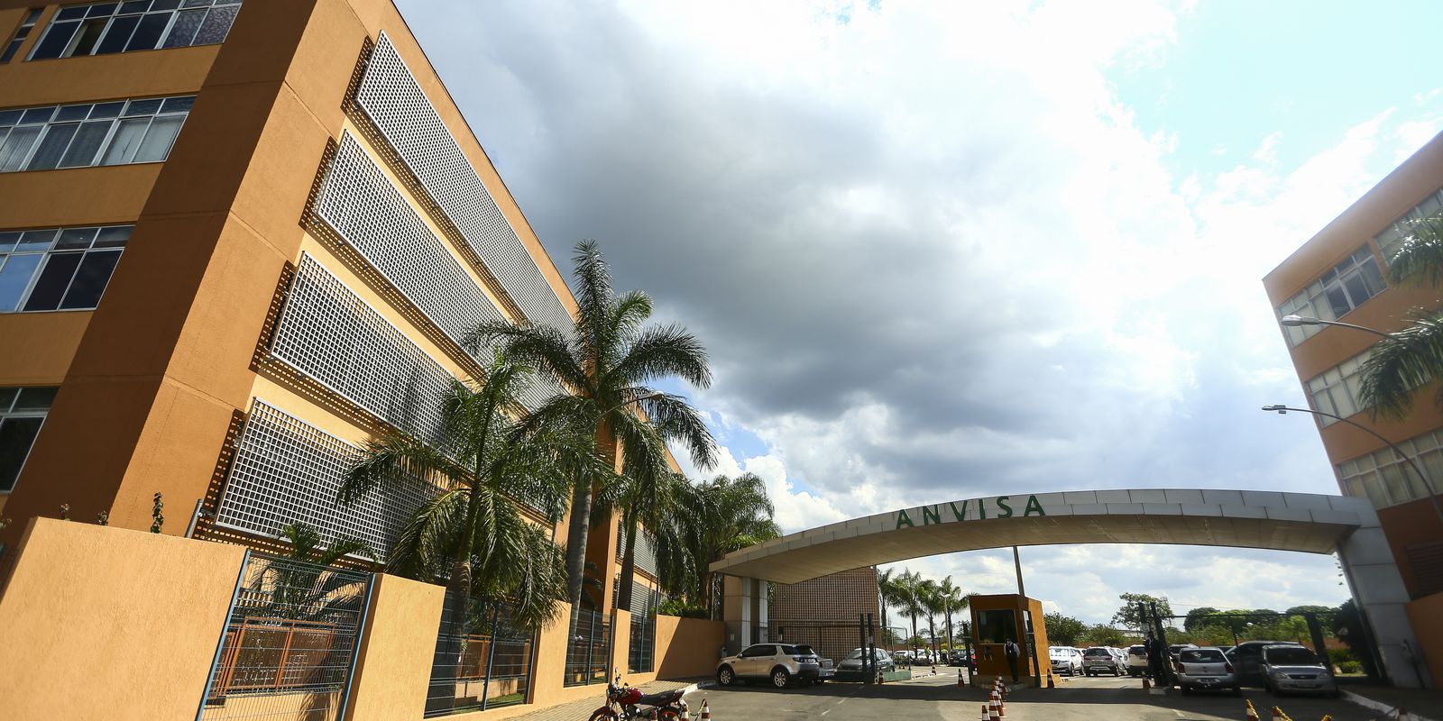 Anvisa suspende produtos de empresa de suplementos alimentares