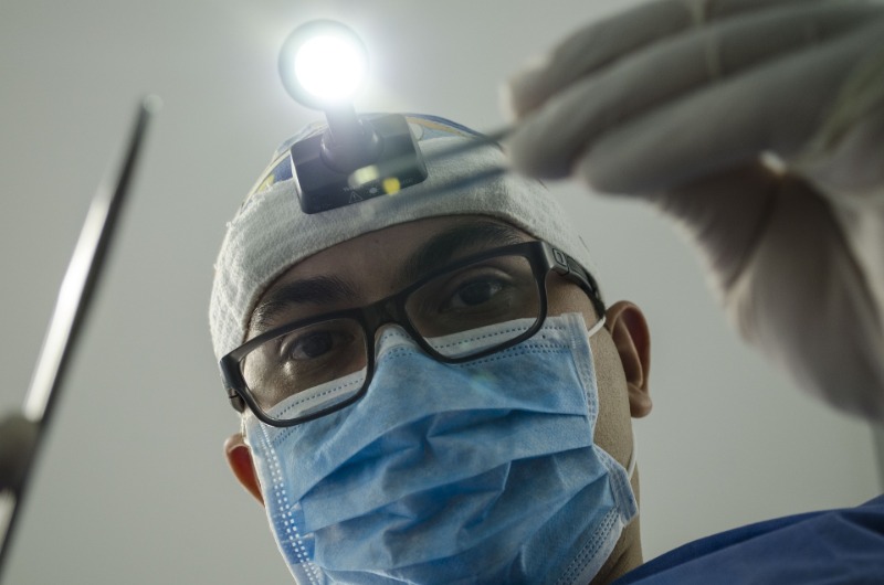 Falta de dentes afeta a qualidade mastigatória e acentua problemas gastrointestinais