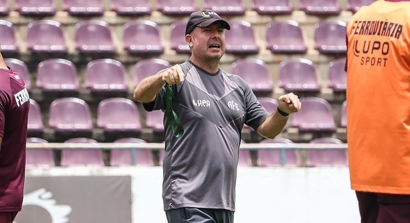 Vinicius Munhoz não é mais técnico da Ferroviária
