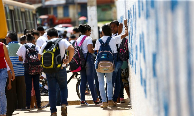 Aluna denuncia professor por importunação ao pudor; ‘tocou as costas, lombar e cintura’, disse