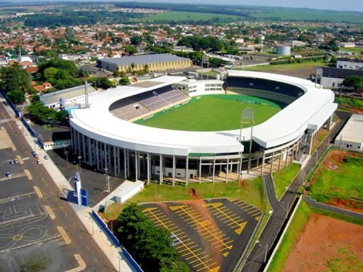 Câmara aprova projeto e estádio da Fonte terá nome de Olivério Bazzani Filho