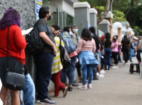 De Graça: curso prepara jovens para mercado de trabalho; veja com participar