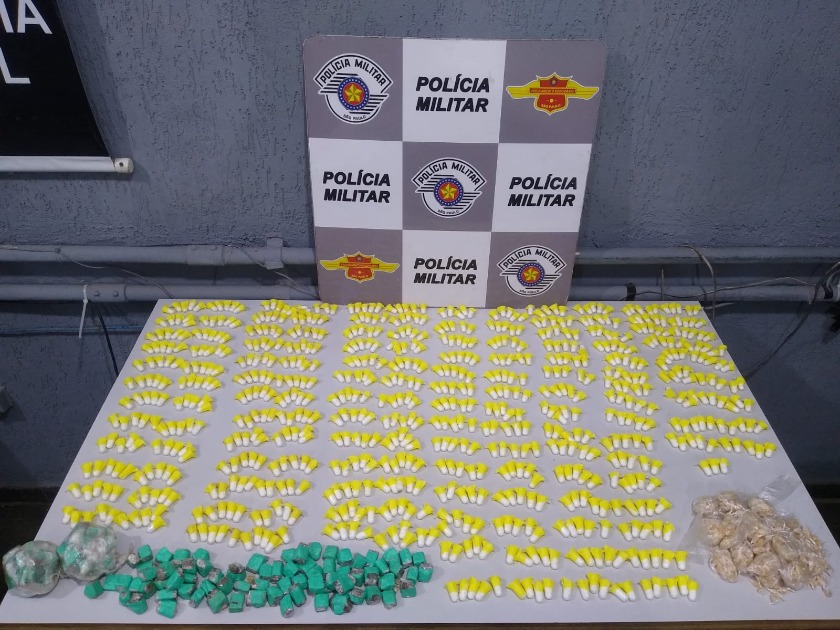 Polícia Rodoviária apreende sacolas recheadas de drogas na SP-255 em Boa Esperança do Sul
