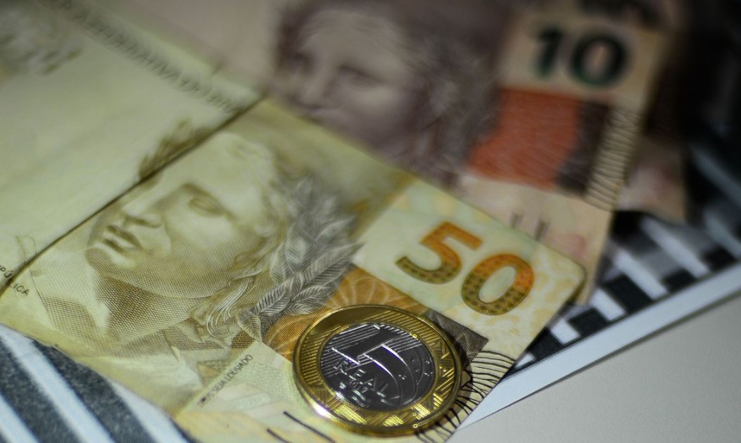 Caixa Econômica e Banco do Brasil anunciam queda de juros no consignado do INSS