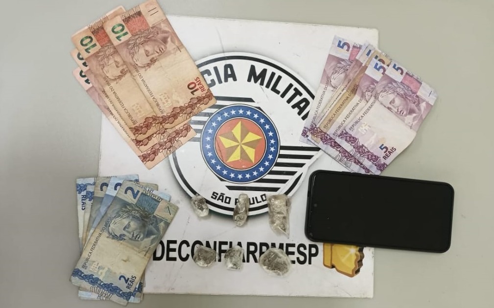 Adolescente é apreendido com drogas em praça de Boa Esperança do Sul