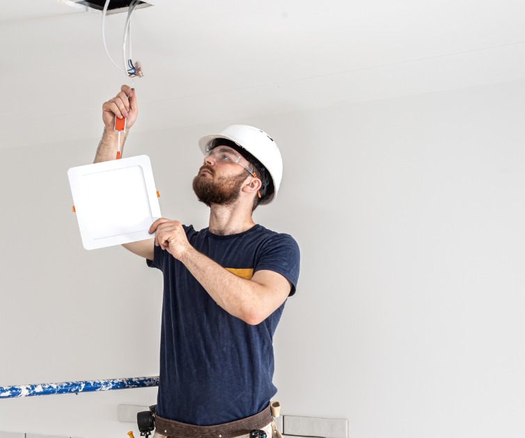 Curso gratuito de Eletricista Profissional está com vagas abertas; veja como participar