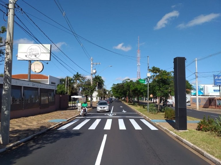 Indicação pede instalação de semáforos na Bento de Abreu; ‘aumentar segurança de pedestres’