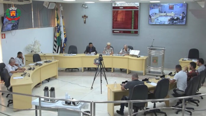 Câmara aprova aumento do sálario de vereadores, prefeito e vice-prefeito em Américo