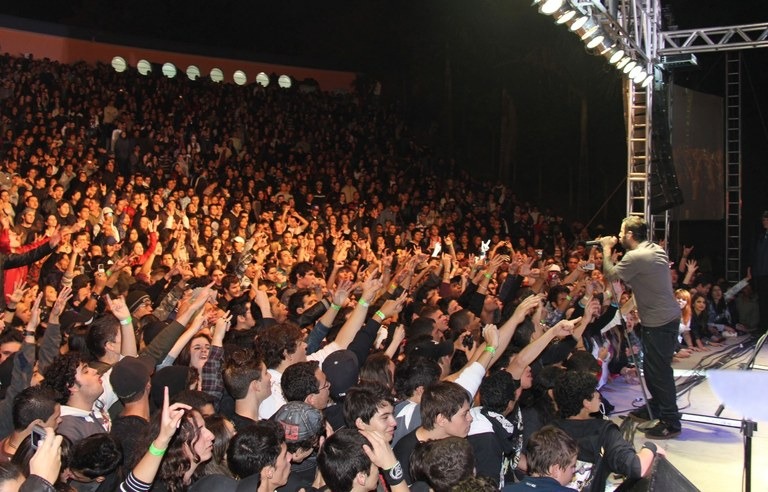 Confira as bandas que vão encerrar o festival Araraquara Rock neste domingo (14)