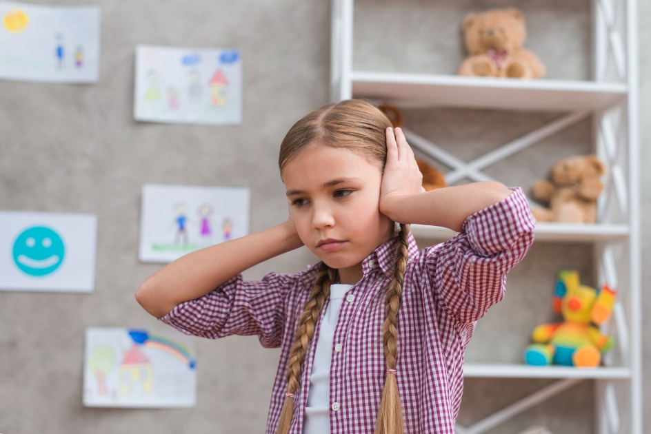 Perturbações cerebrais na infância podem levar a transtornos psiquiátricos, diz estudo