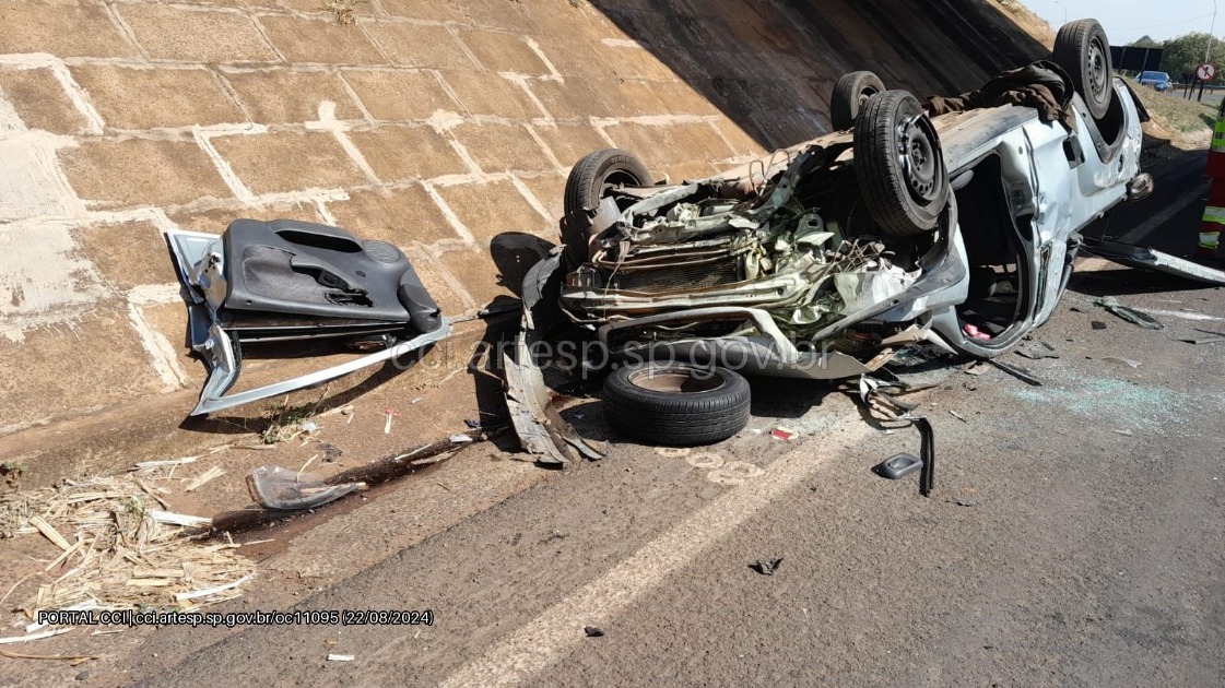 Motorista morre após caminhonete cair da ponte na rodovia Washington Luís em Taquaritinga