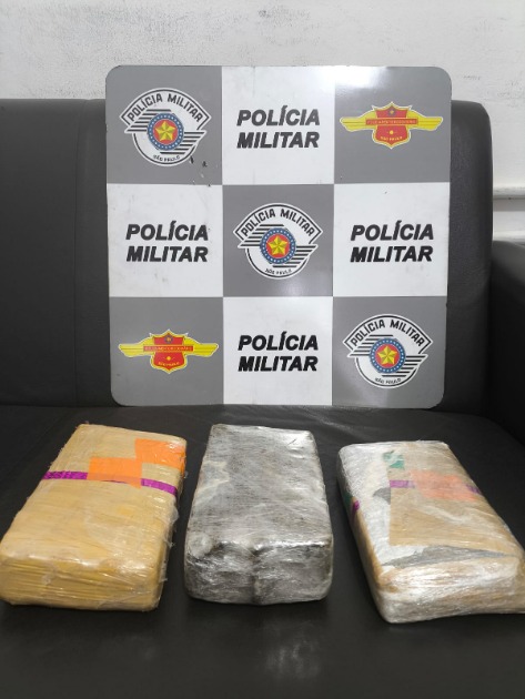 Motorista é preso com 3 tijolos de maconha na rodovia SP-255 em Boa Esperança do Sul