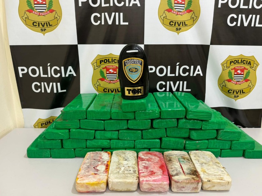 Mulher é presa transportando tijolos de crack e maconha na SP-333 em Taquaritinga