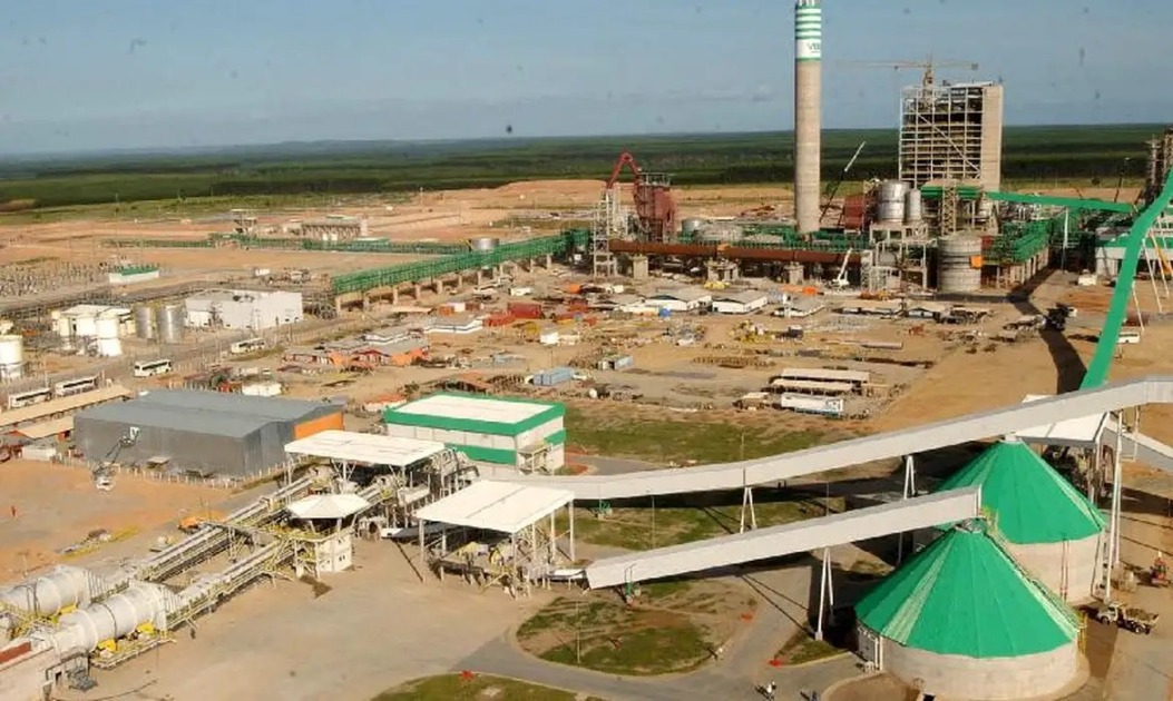 Produção industrial recua em outubro, com destaque para RS e RJ