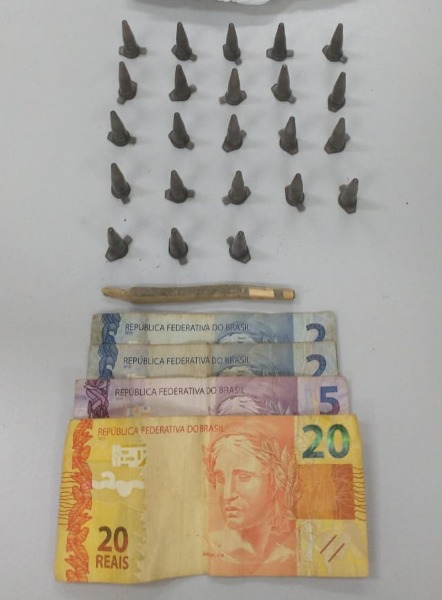 Dupla é presa pela PM com drogas e dinheiro em Boa Esperança do Sul