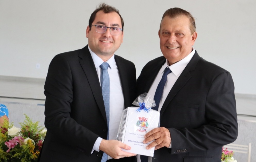 Marcelo Fonseca e João Francisco tomam posse para o mandato 2025-2028 em Trabiju