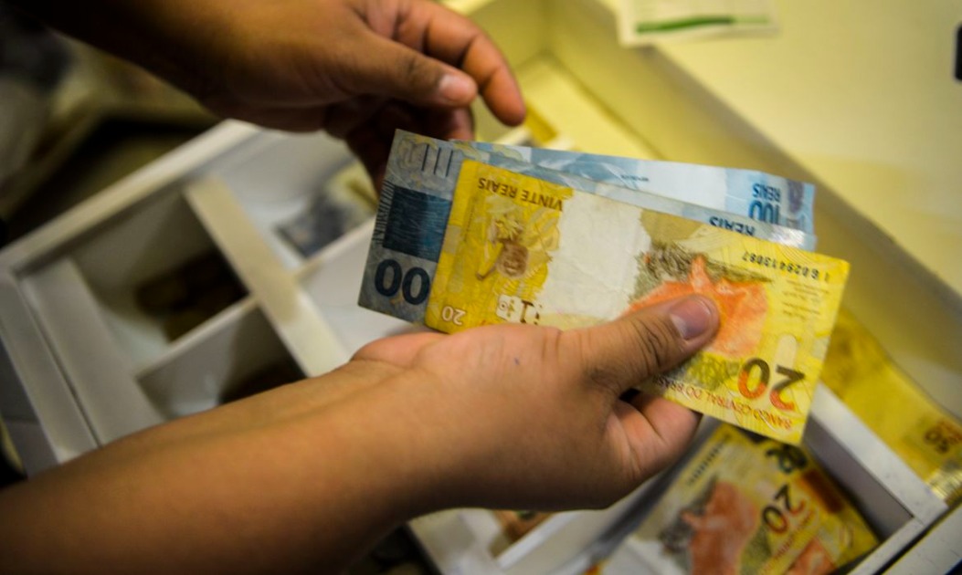 Governo tem mensagem para trabalhadores CLT que precisam de empréstimo consignado