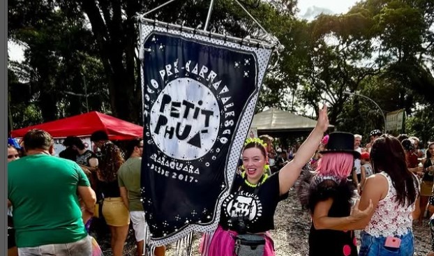 Carnaval 2025 em Araraquara começa com o bloco Petit PhUÁ