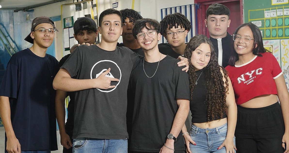Estudantes podem ganhar R$ 555 no programa Aluno Monitor; veja os critérios