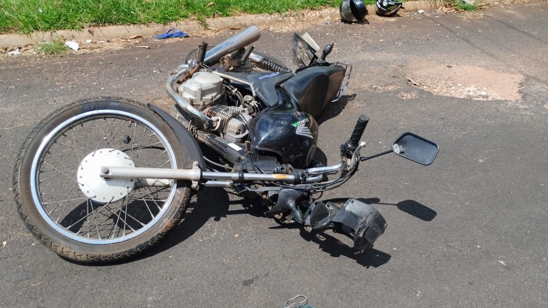Dupla é detida após cair de moto tentando fugir da PM em Américo