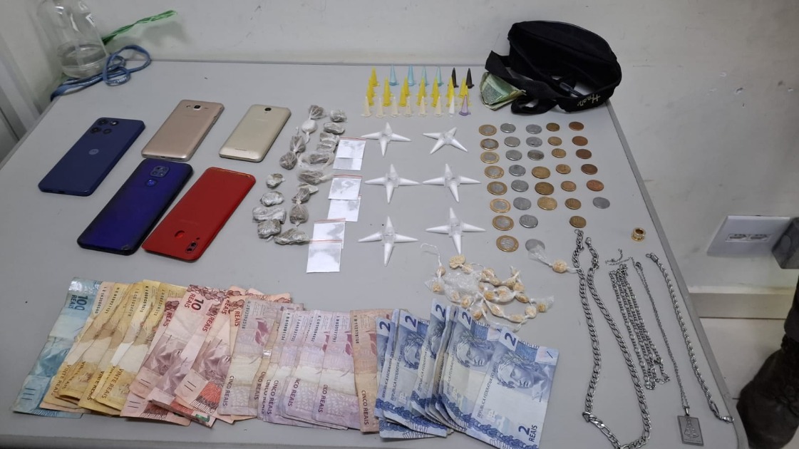 Polícia prende dois homens por tráfico em Américo; drogas e dinheiro foram apreendidos