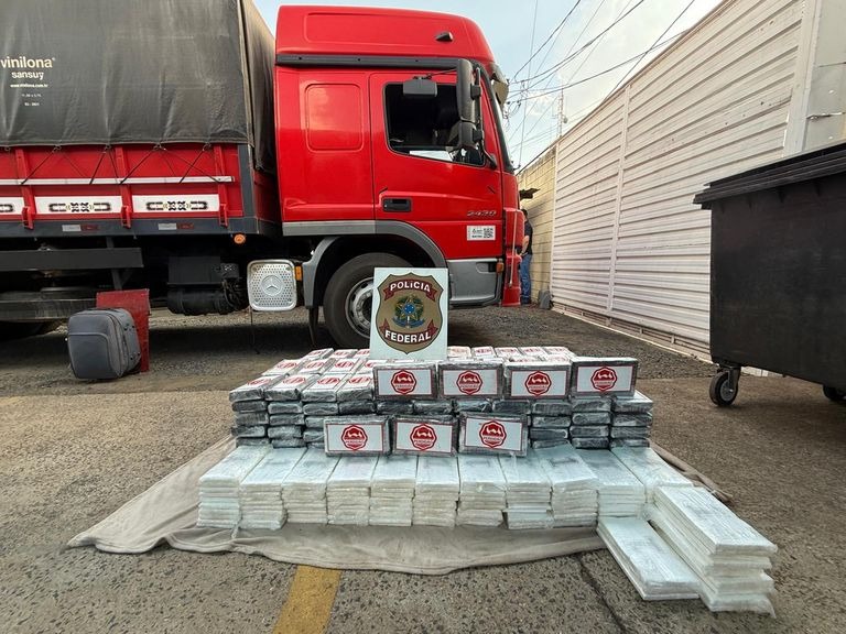 Caminhoneiro é preso transportando 400 kg de cocaína na SP-310 em São Carlos