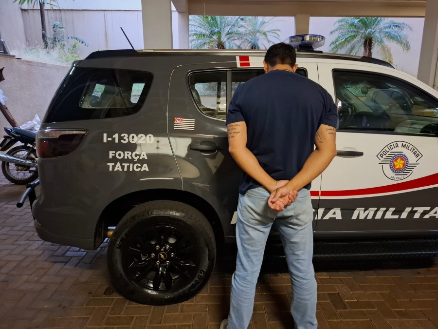 Homem condenado a mais de 10 anos por tráfico é preso pela Força Tática em Américo