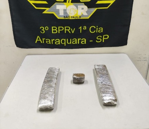 Motorista é preso pelo TOR transportando mais de 2 kg de maconha na SP-255 em Boa Esperança do Sul