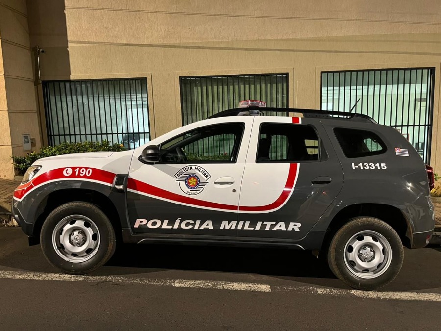 Dupla é rendida por ladrão armado e tem celular roubado enquanto voltavam do trabalho em Américo