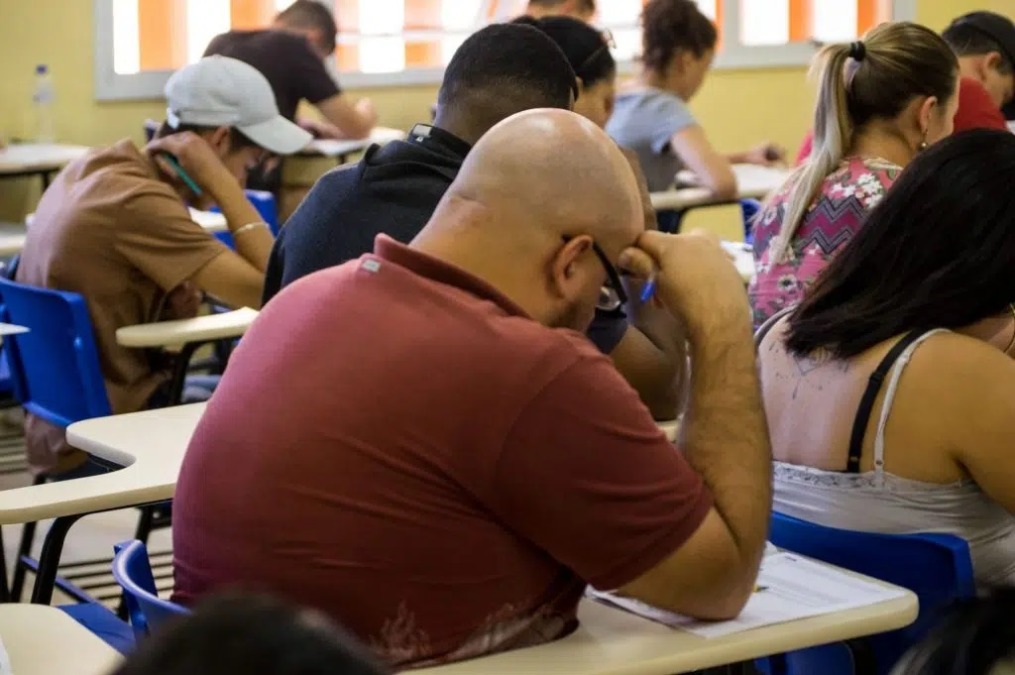 Câmara abre concurso público com salários de até R$ 6 mil na região; confira detalhes