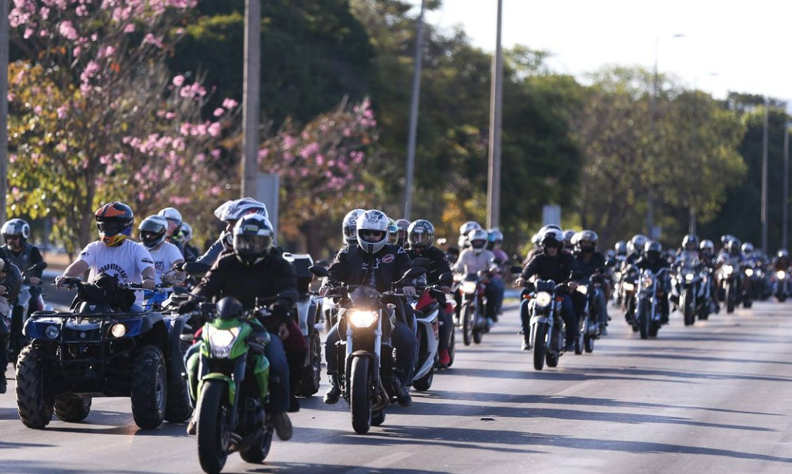 Tarcísio de Freitas quer isenção de IPVA para motos: veja se a sua será contemplada