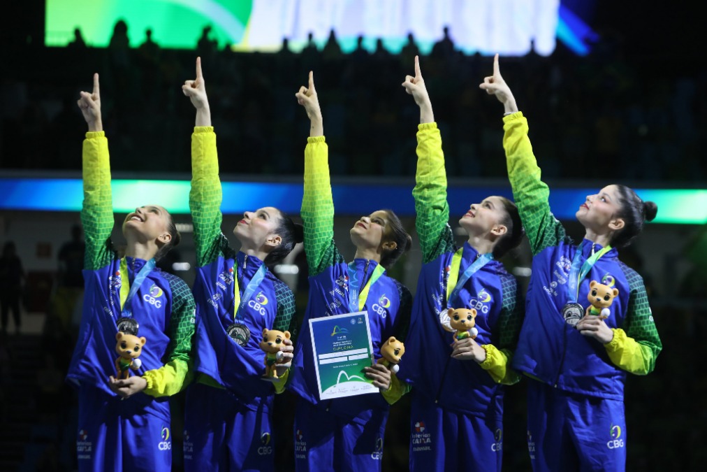 Seleção Brasileira de ginástica rítmica faz show gratuito em Araraquara