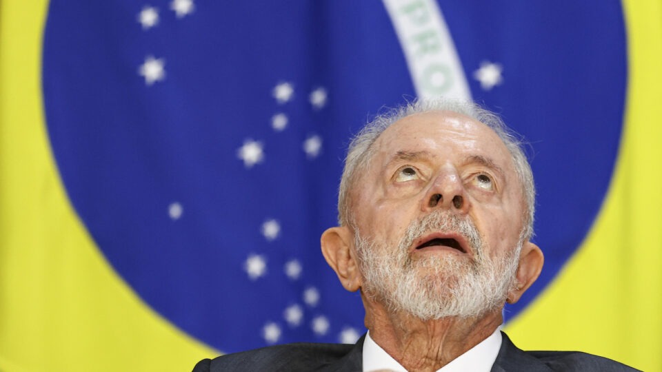 Lula fará cirurgia de catarata no olho esquerdo nesta sexta-feira
