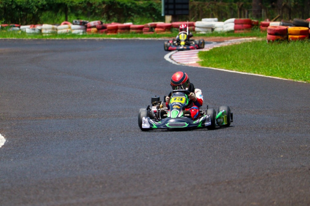 Araraquara tem kartódromo aberto ao público com corridas para iniciantes e grupos