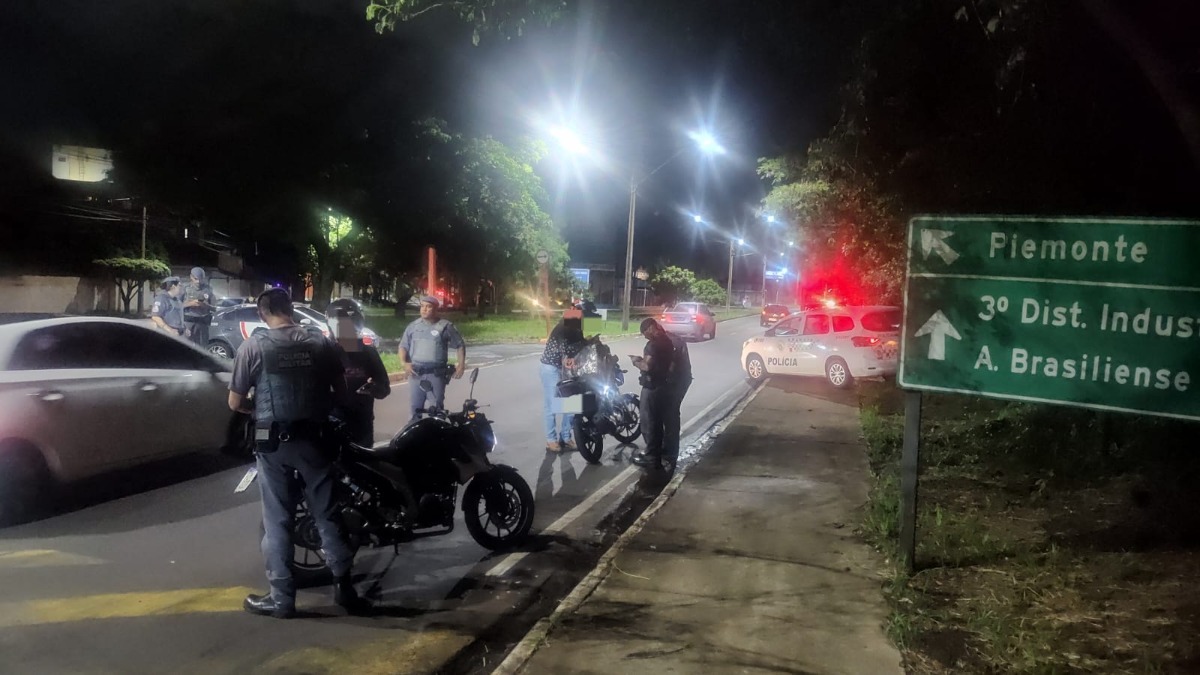 Operação Saturação aborda 30 veículos e recolhe motocicletas na Zona Norte de Araraquara