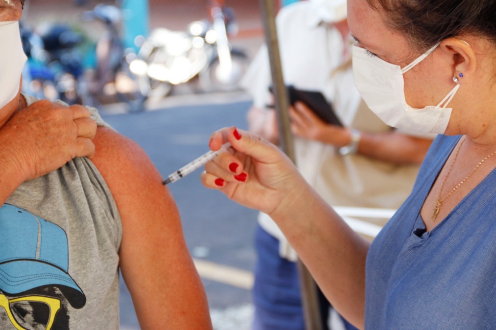 Butantan antecipa vacina contra dengue e municípios devem receber doses antes do previsto