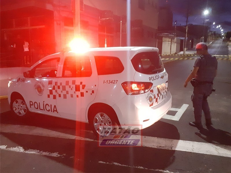 Jovem suspeito de atirar no rosto de morador de Araraquara em casa noturna de Matão se apresenta á Polícia
