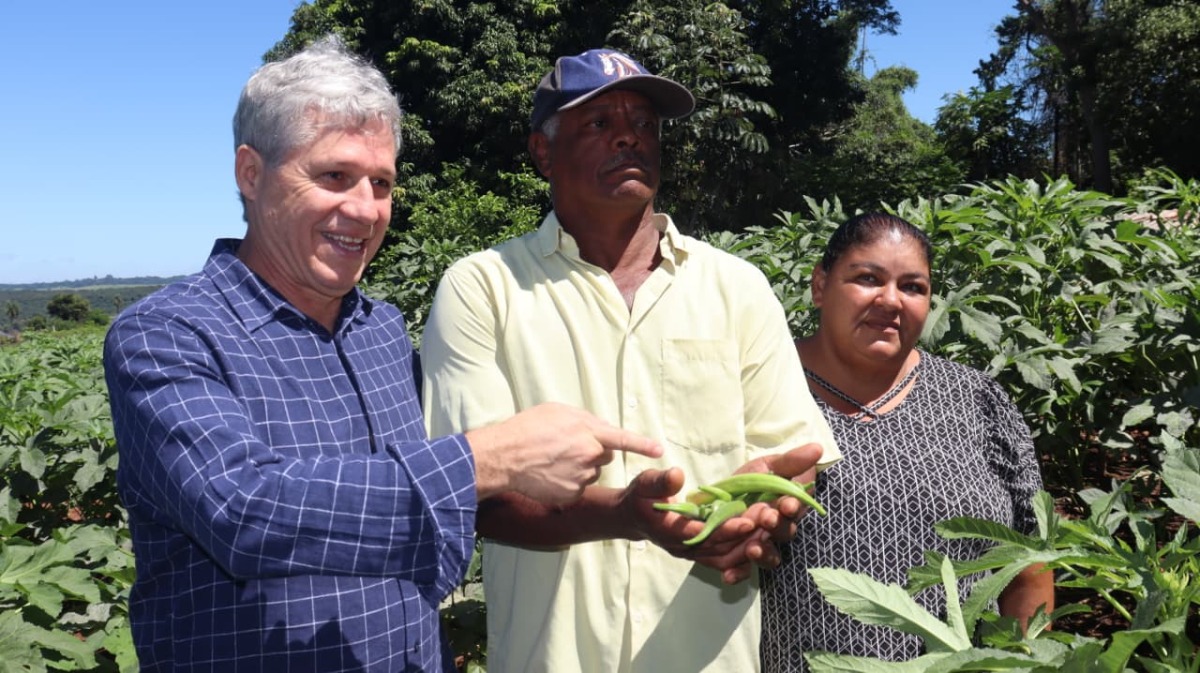 Ministro Paulo Teixeira entrega títulos para assentados e lança programa de crédito em Boa Esperança do Sul