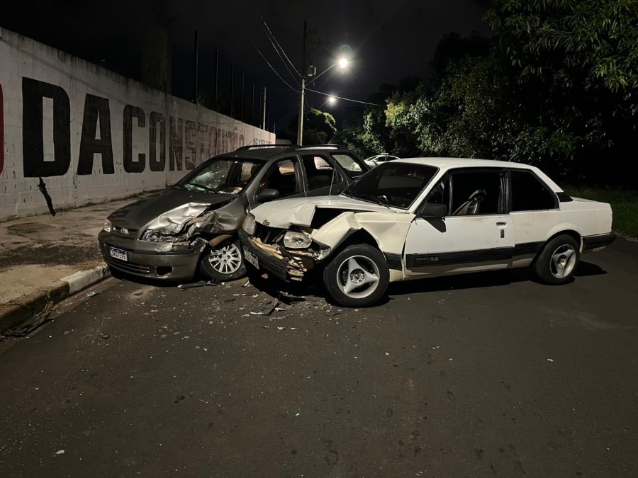 Homem é preso pelo GAT após esfaquear companheira e causar acidente com família na Vila Gaspar