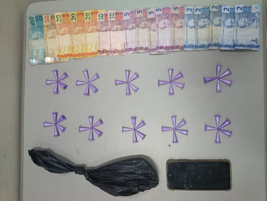 GAT da GCM prende jovem com cocaína e dinheiro perto de escolas no Jardim São Rafael ll