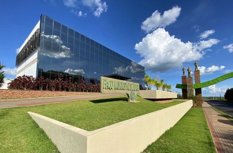 Concurso da Prefeitura de Ibaté abre vagas com salários de até R$ 7,2 mil