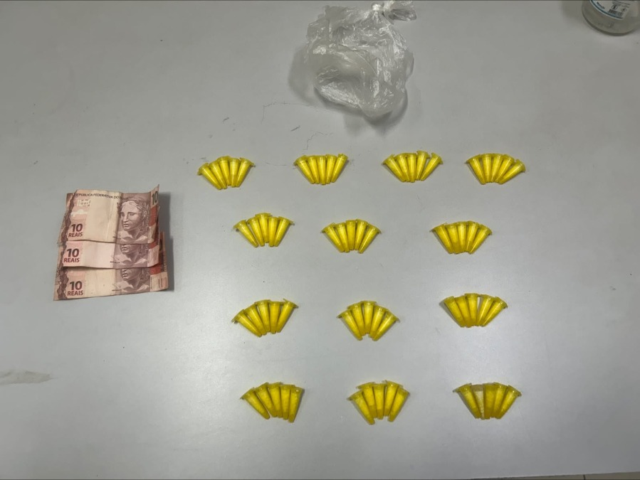 Força Tática prende homem com 65 pinos de cocaína e dinheiro no Jardim Cruzeiro do Sul
