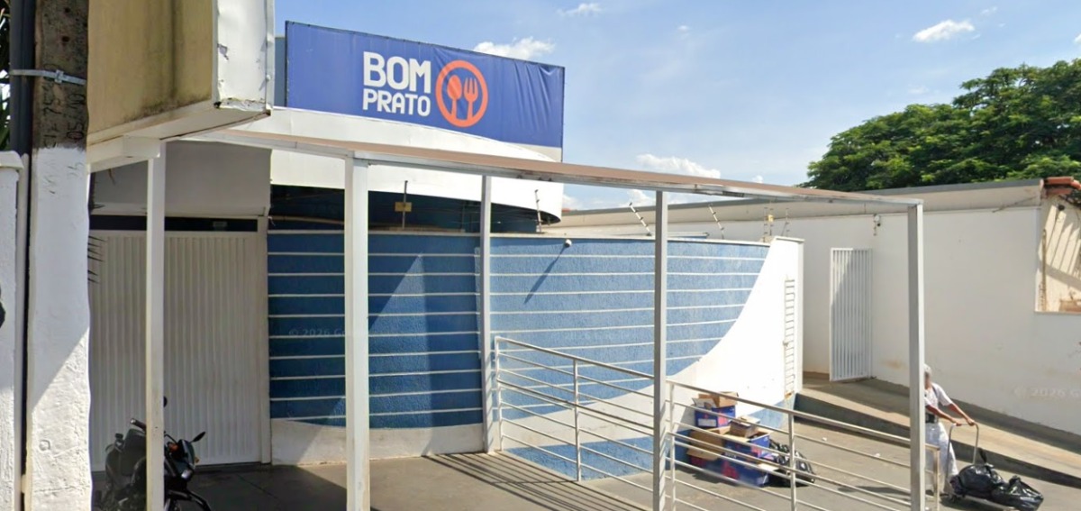 Bom Prato de Araraquara serve hambúrguer com cheddar e batata rústica por R$ 1 nesta sexta